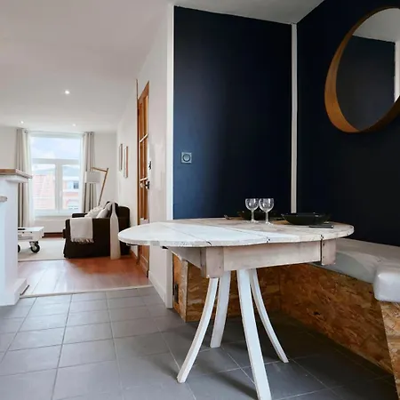 Le Charme De L'ancien Dans Le Centre De Lille. Apartman